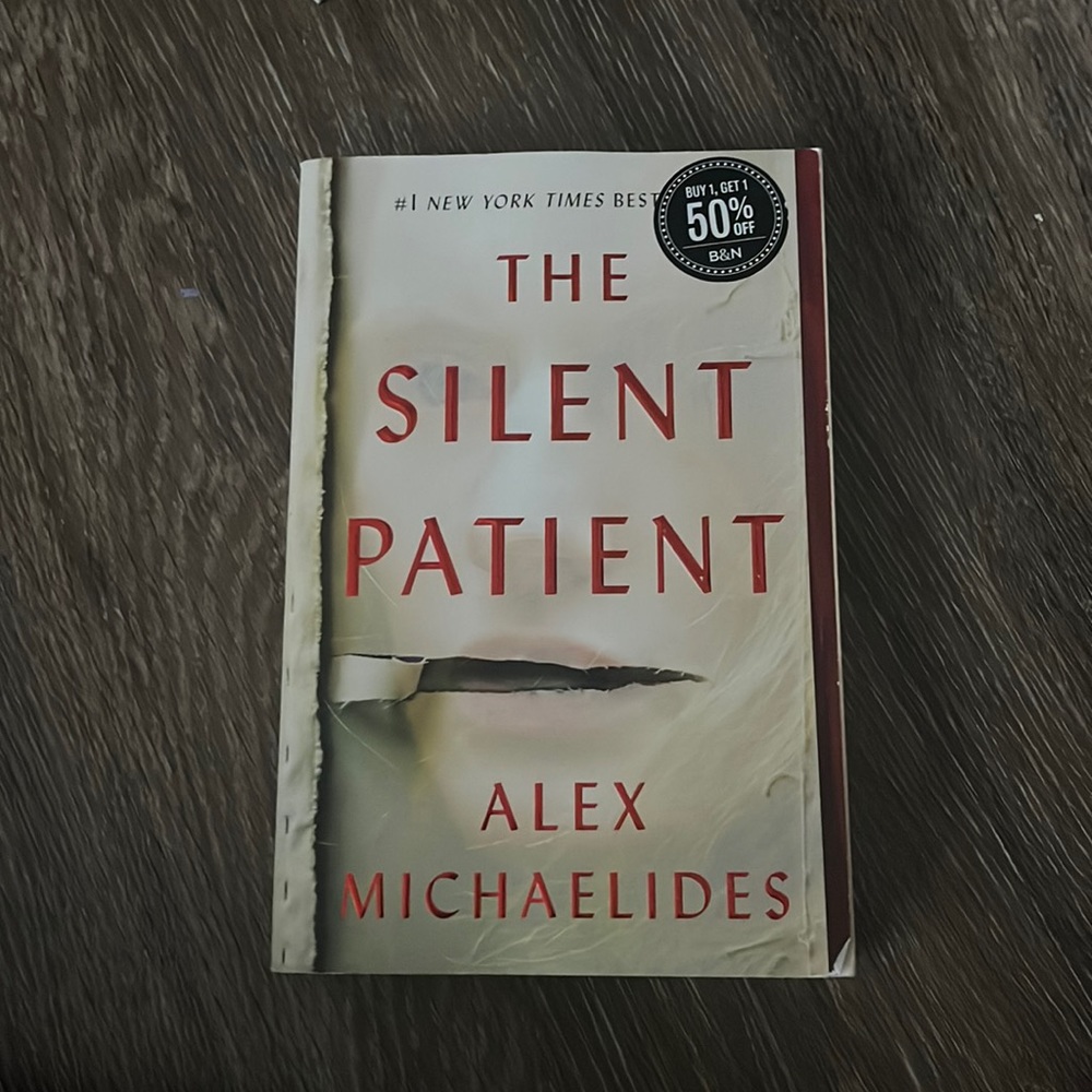 The Silent Patient Book By: Alex Michaelides